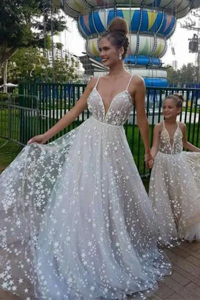 Modern Women's Outfit Fashion-Forward V Neck Sparkly Wedding Dress with Stars