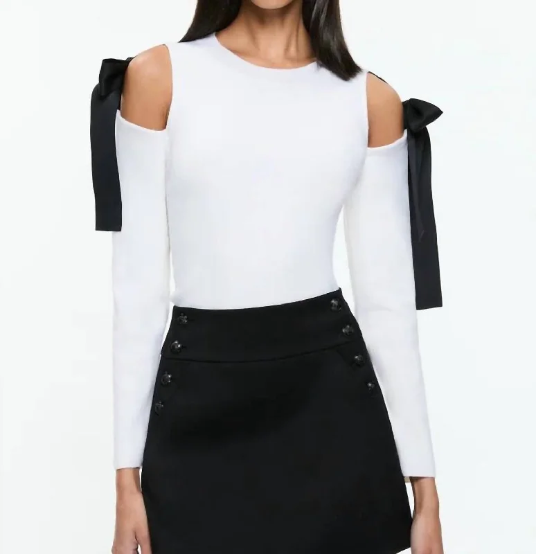 Chic And Trendy Dara Shoulder Split Top In Ecru/black