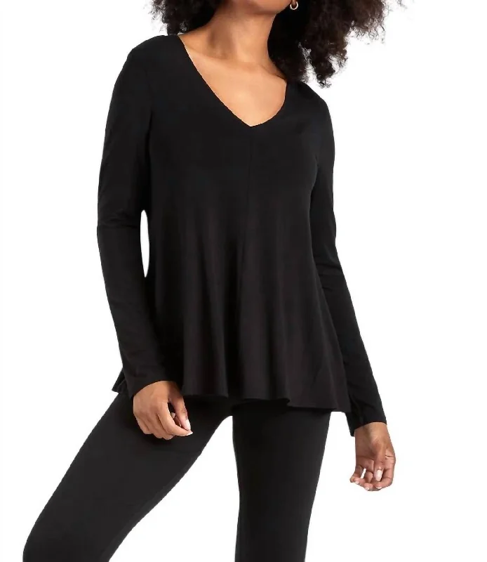 Seasonal Trends Libra Top In Black