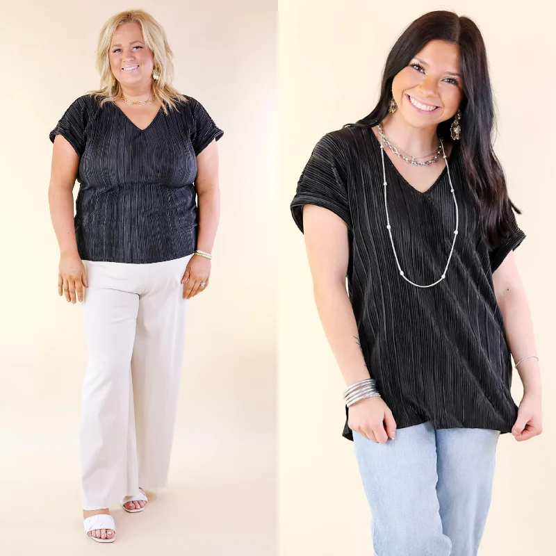 Chic And Edgy Casual Charm V Neck Plissé Top in Black