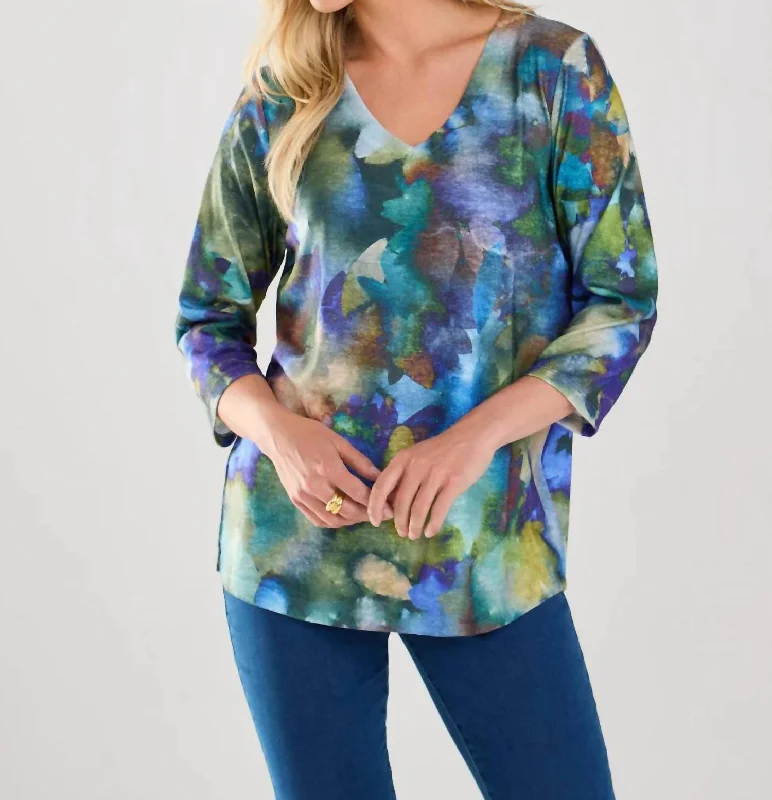 Fashion Frontiers Norah Watercolor V-Neck Top In Blue