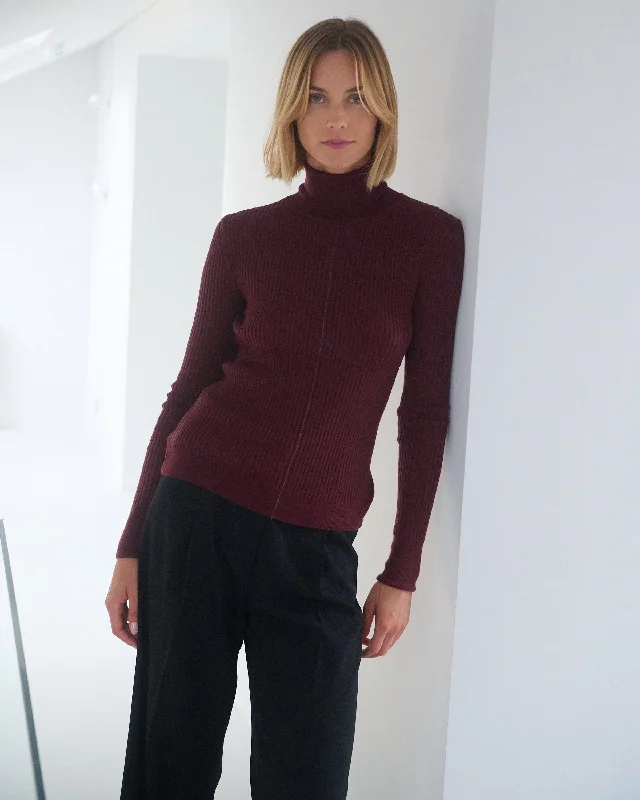 Elegant Style Austė: Hellebore Merino Wool Turtleneck