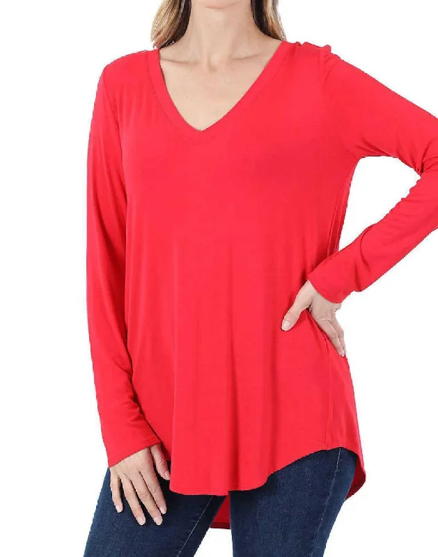 Holiday Glam V-Neck Dolphin Hem Top In Ruby Red