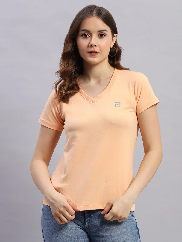 Chic Style, Always In Vogue Women Peach Solid V Neck Half Sleeve Top