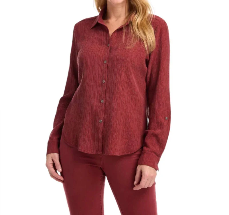 Hot Picks Roll-Up Sleeve Crinkle Shirt In Rust Red