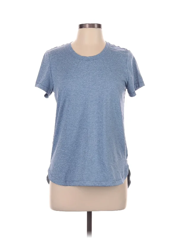 Women's High-Fashion Outfit Fashion Forward Active T Shirt